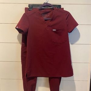 Figs  burgendy  Catarina xxs and Zamora jogger xs petite.  Excellent used